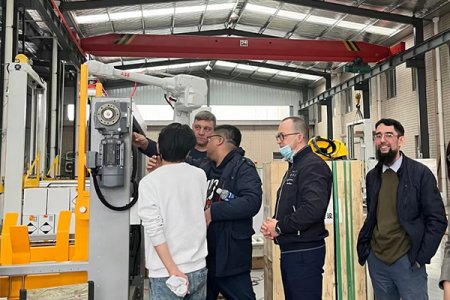 俄罗斯客户来我司工厂参观考察